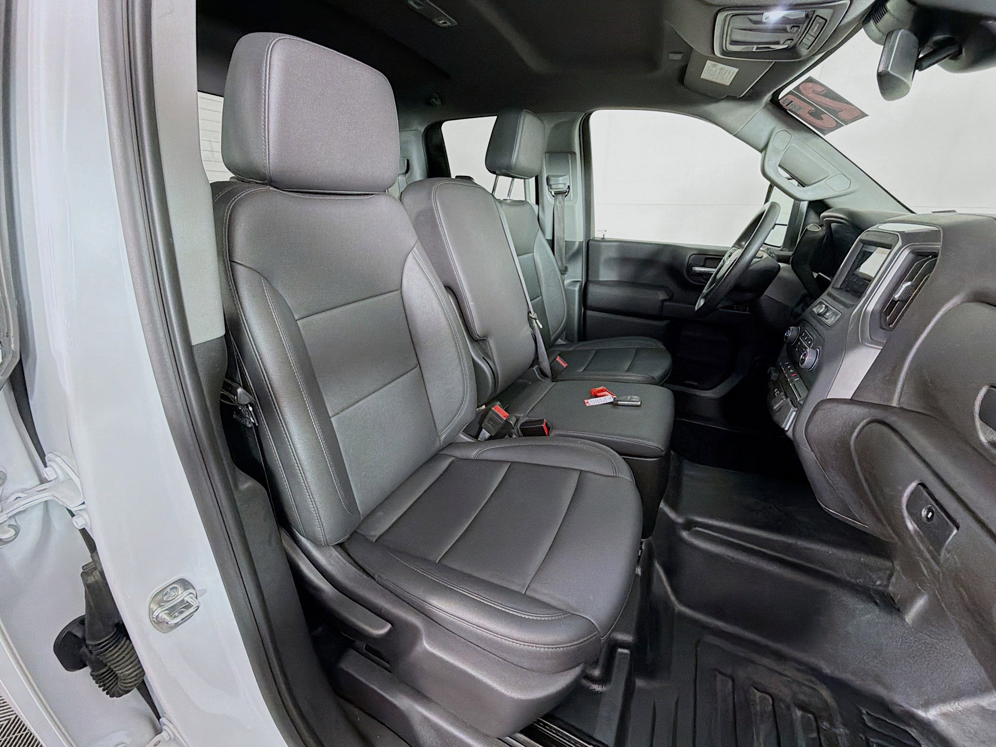 Used 2025 Chevrolet Silverado 3500 W/T image 26