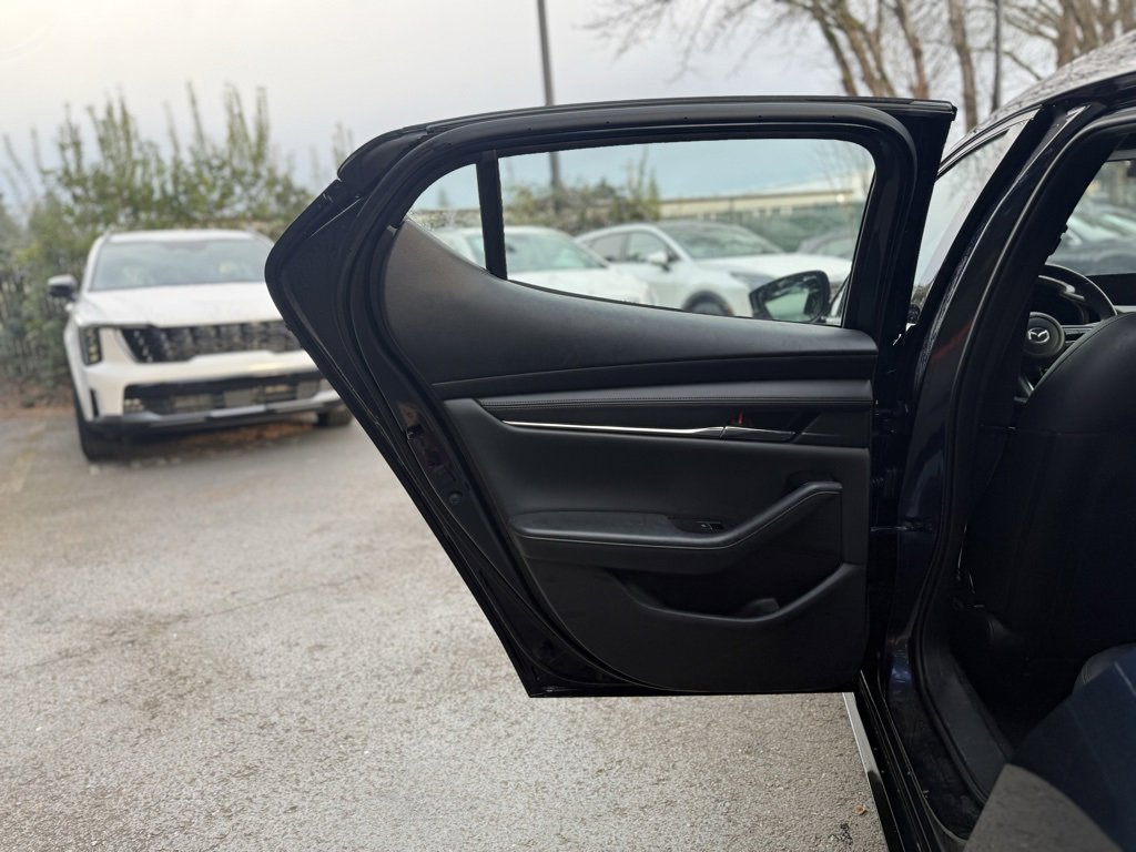 Used 2020 MAZDA MAZDA3 Premium image 21