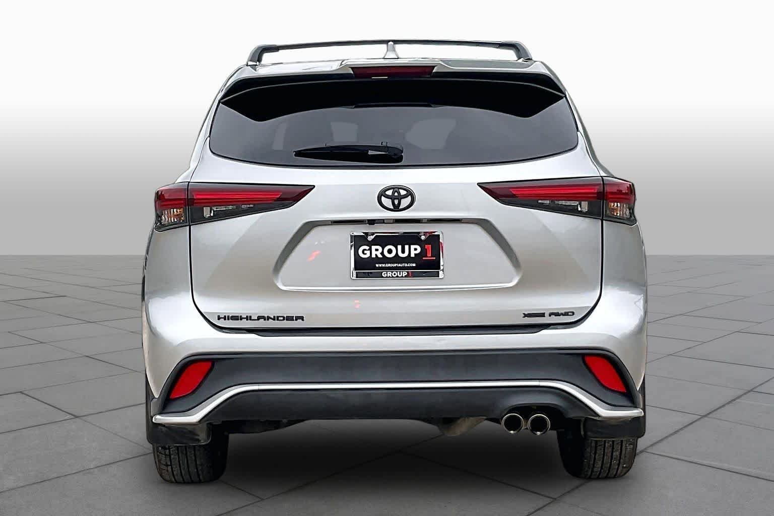 Used 2025 Toyota Highlander XSE AWD/4WD image 5