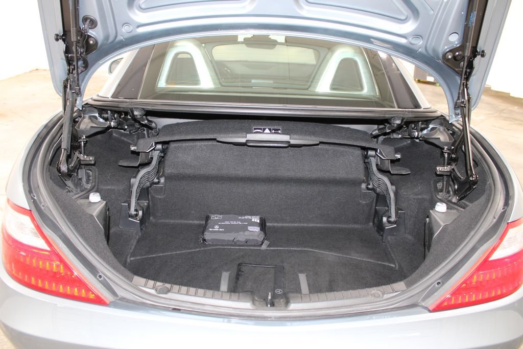Used 2012 Mercedes-Benz SLK 350 image 25