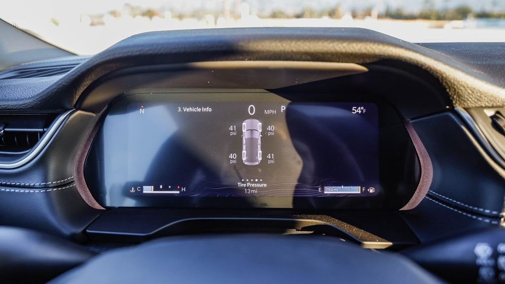 New 2025 Jeep Grand Cherokee Altitude image 24