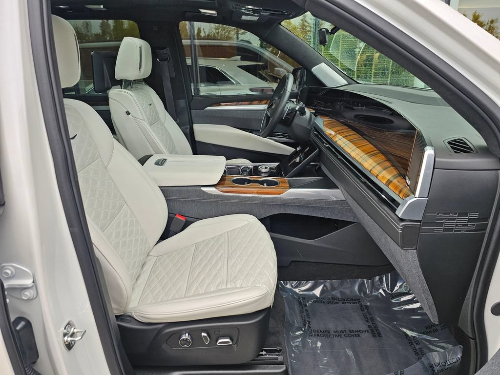 Certified 2025 Cadillac Escalade Sport Platinum AWD/4WD image 11