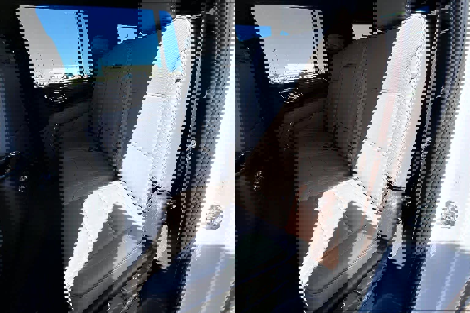 Used 2022 GMC Yukon XL SLT w/ SLT Premium Package image 21