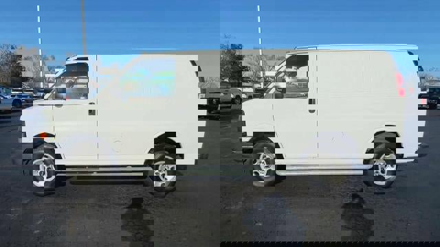 Used 2023 GMC Savana 2500 Base w/ Driver Convenience Package image 5