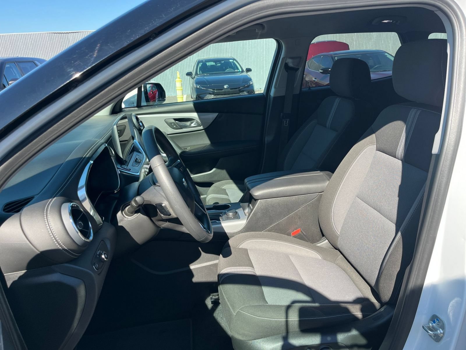 Used 2025 Chevrolet Blazer LT FWD image 36