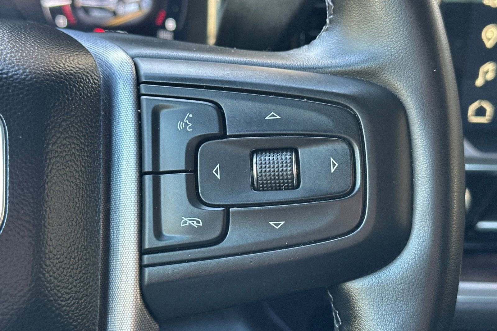 Certified 2025 GMC Sierra 1500 SLT image 31