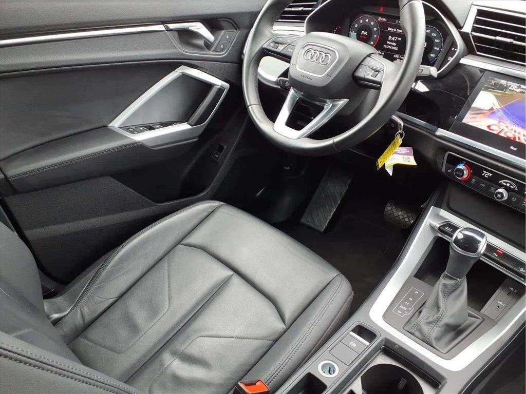 Used 2025 Audi Q3 2.0T Premium image 9