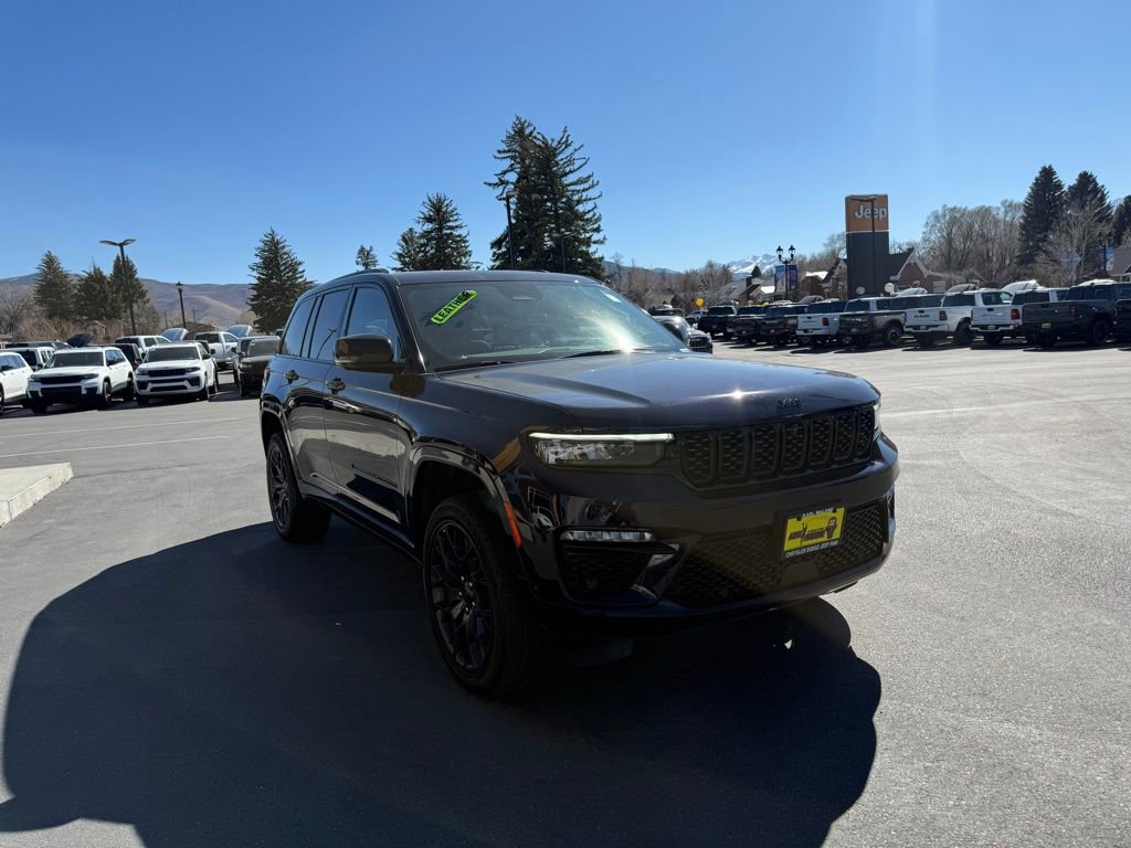 Used 2023 Jeep Grand Cherokee Summit image 2