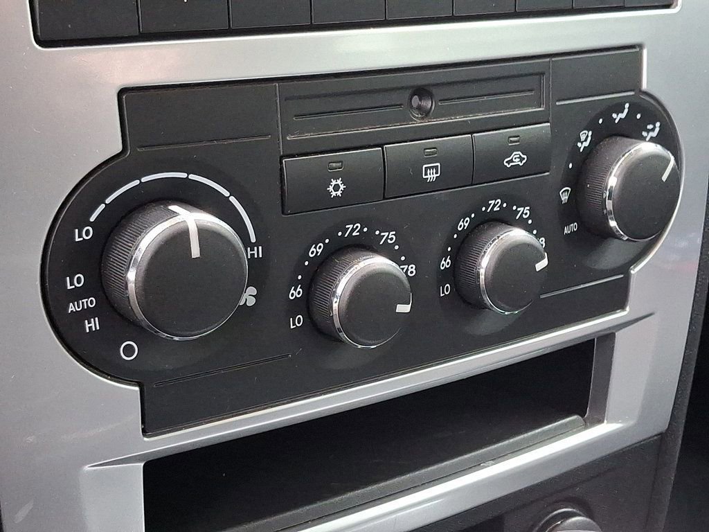 Used 2010 Chrysler 300 Touring image 18