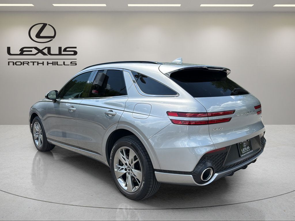 Used 2025 Genesis GV70 3.5T Sport AWD/4WD image 8