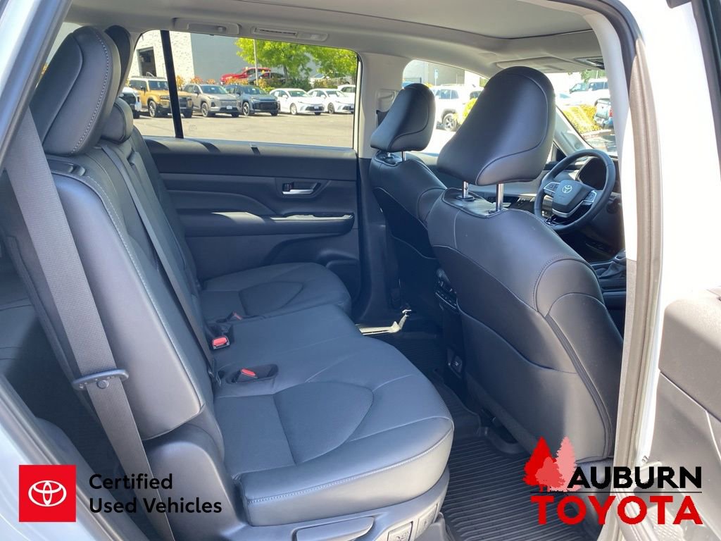 Certified 2025 Toyota Grand Highlander AWD image 17