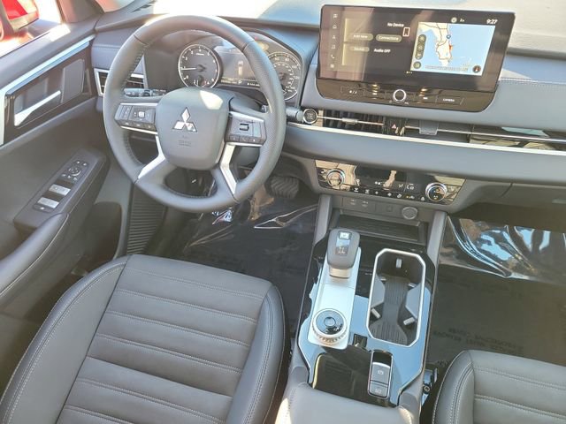 New 2026 Mitsubishi Outlander SE image 16