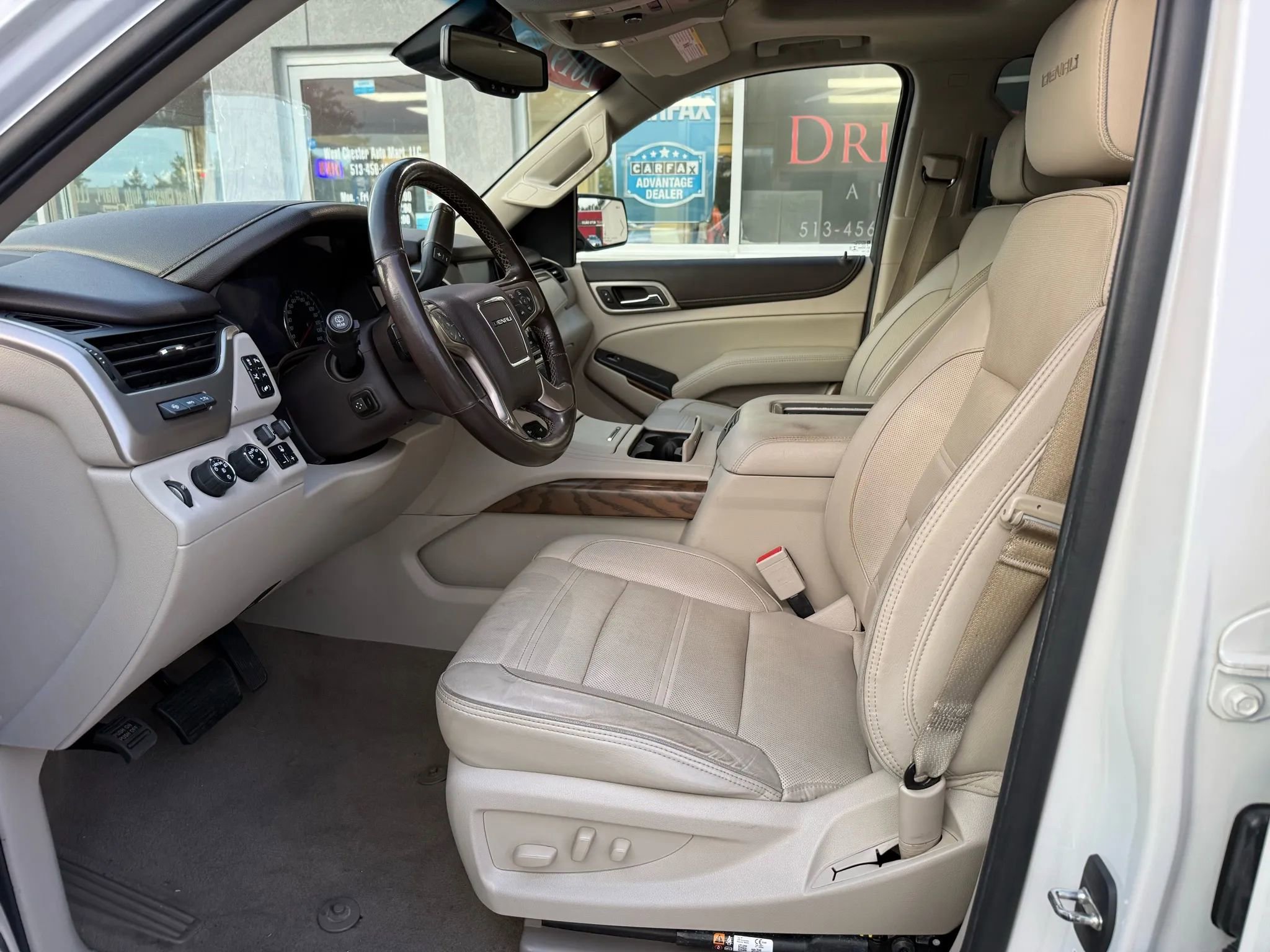 Used 2019 GMC Yukon XL Denali w/ Denali Ultimate Package image 8