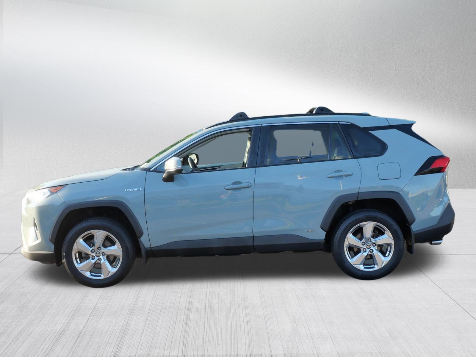 Certified 2021 Toyota RAV4 XLE Premium AWD/4WD image 5