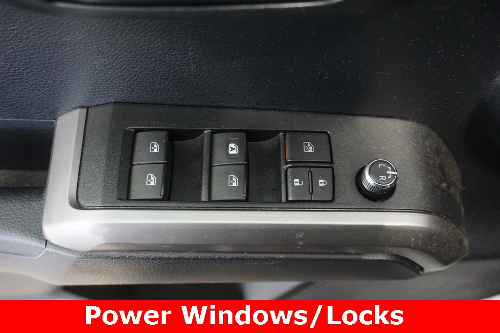 Used 2017 Toyota Tacoma SR5 image 5