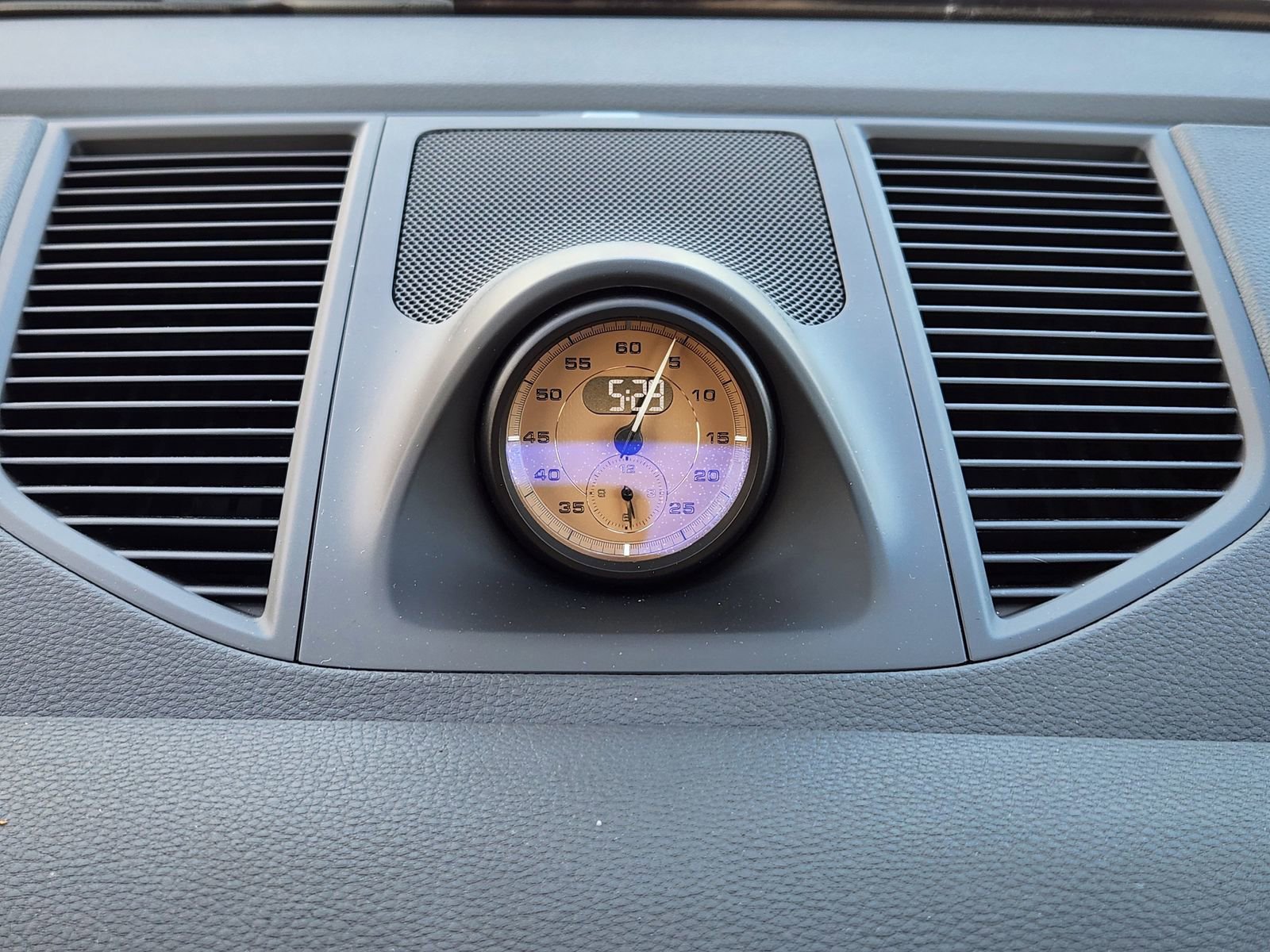 Used 2023 Porsche Macan S w/ Sport Chrono Package image 24