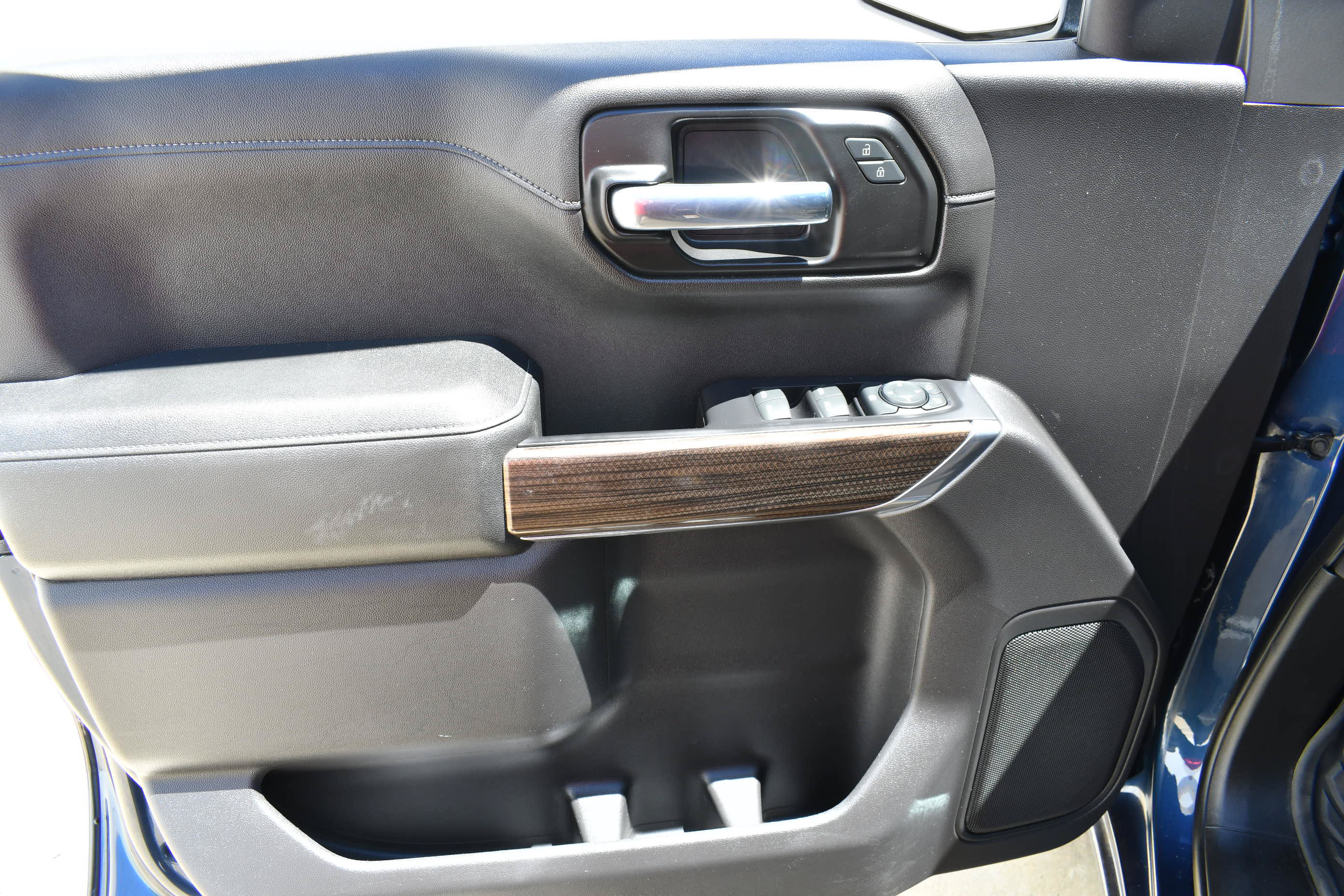 Used 2020 Chevrolet Silverado 1500 RST AWD/4WD image 10
