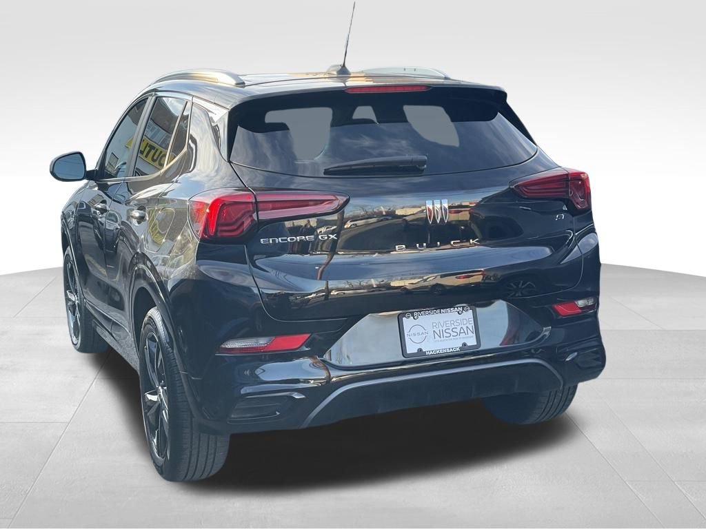 Used 2024 Buick Encore GX Sport Touring image 5
