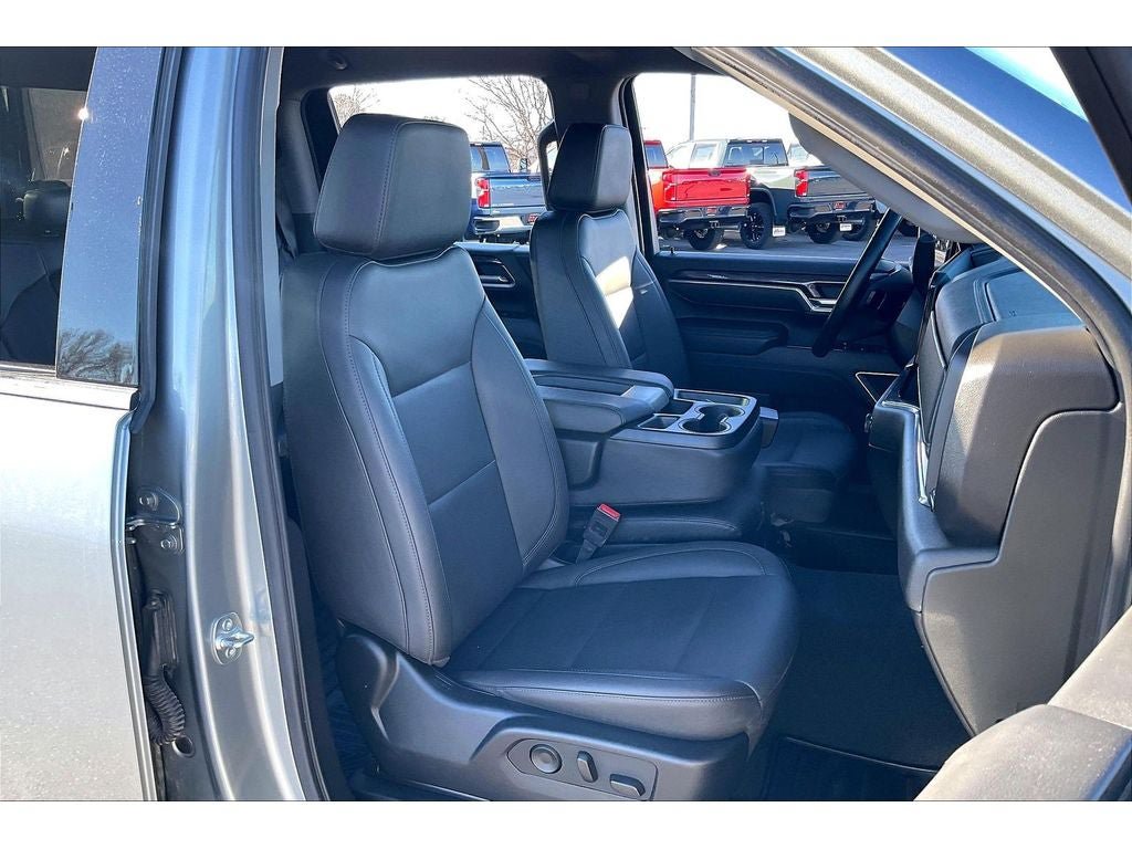 Used 2025 Chevrolet Silverado 3500 LTZ AWD/4WD image 8