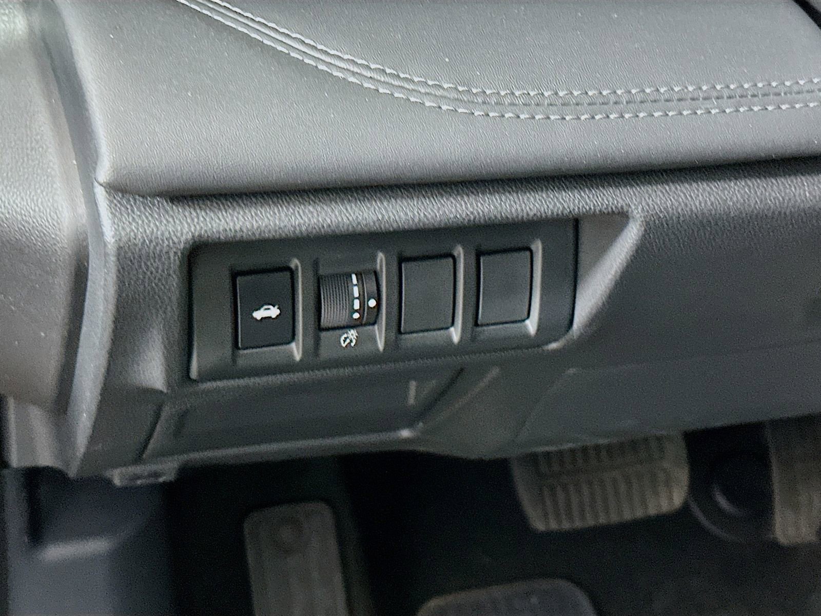 Used 2023 Subaru Legacy Limited image 10