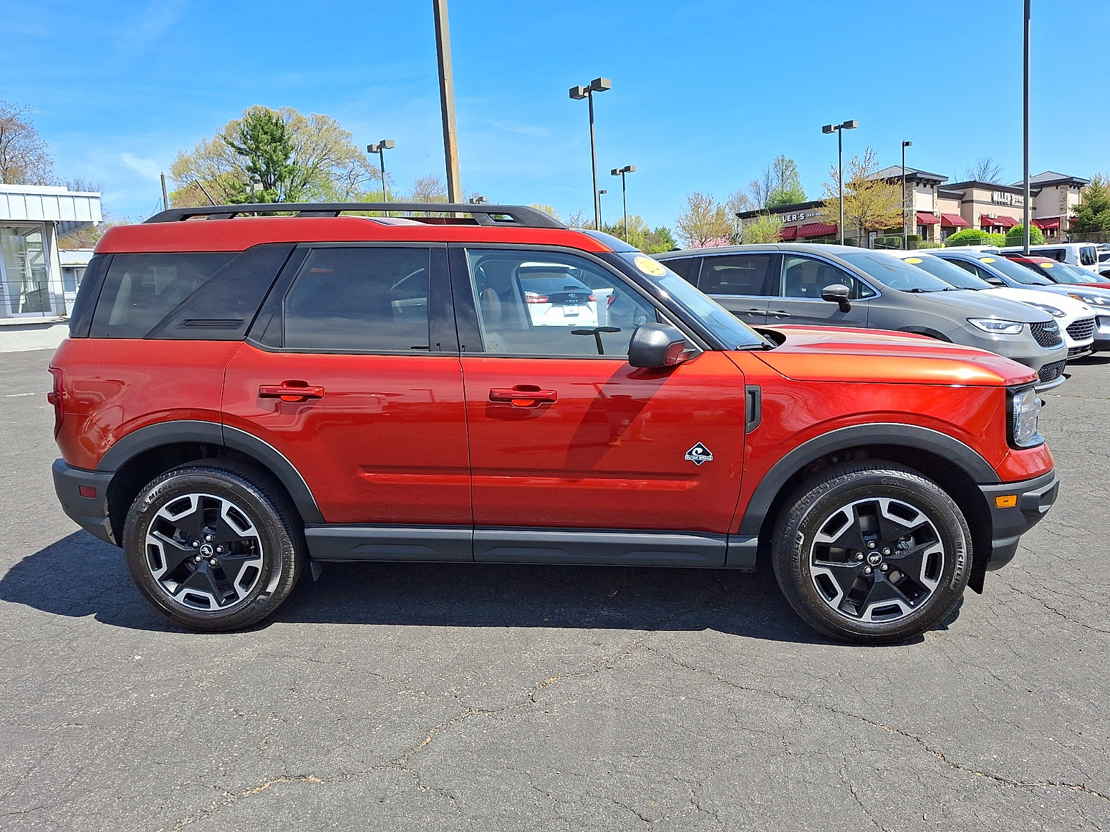 Used 2023 Ford Bronco Sport Outer Banks w/ Tech Package image 7