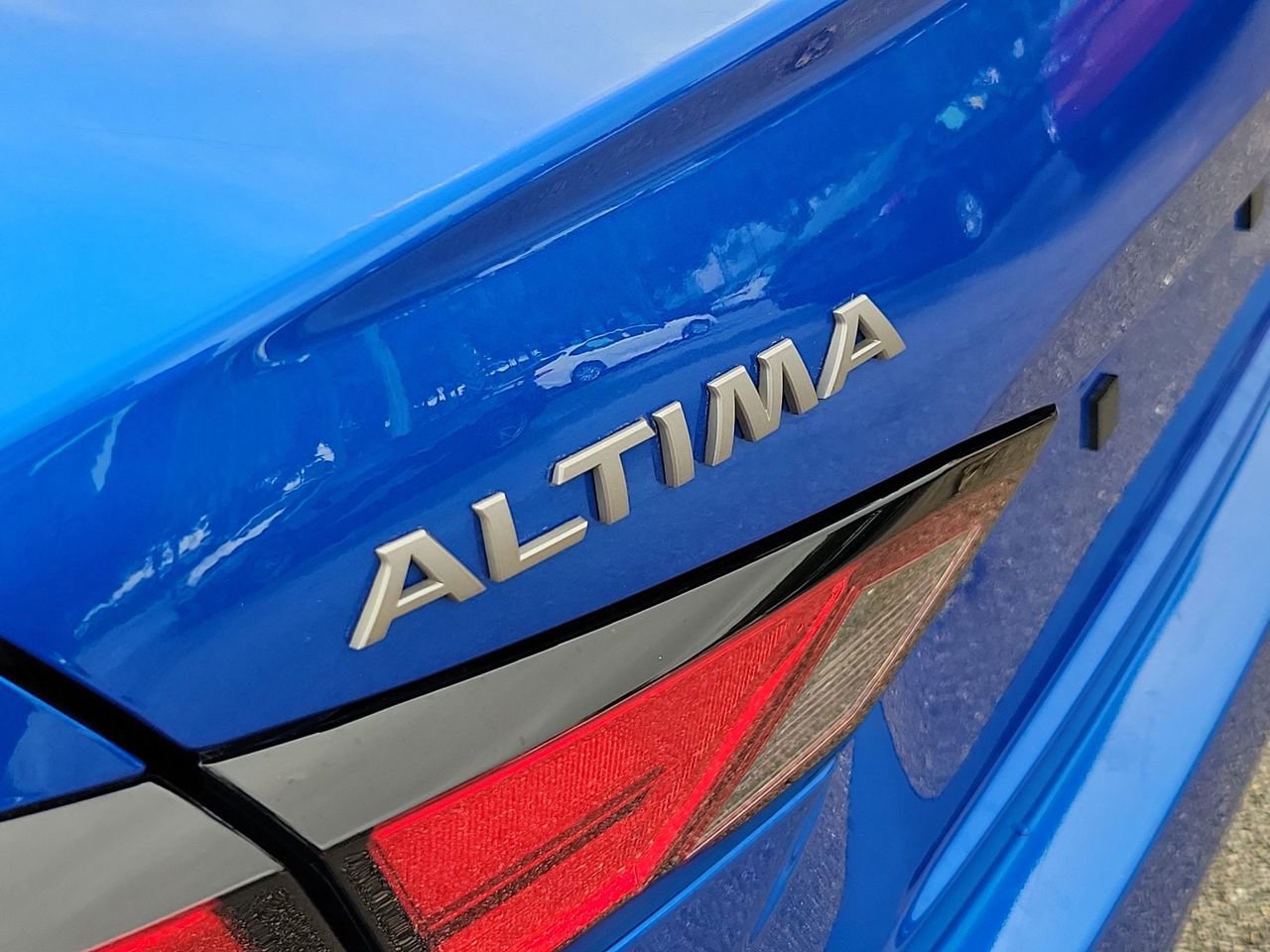 Used 2025 Nissan Altima 2.5 SV image 6