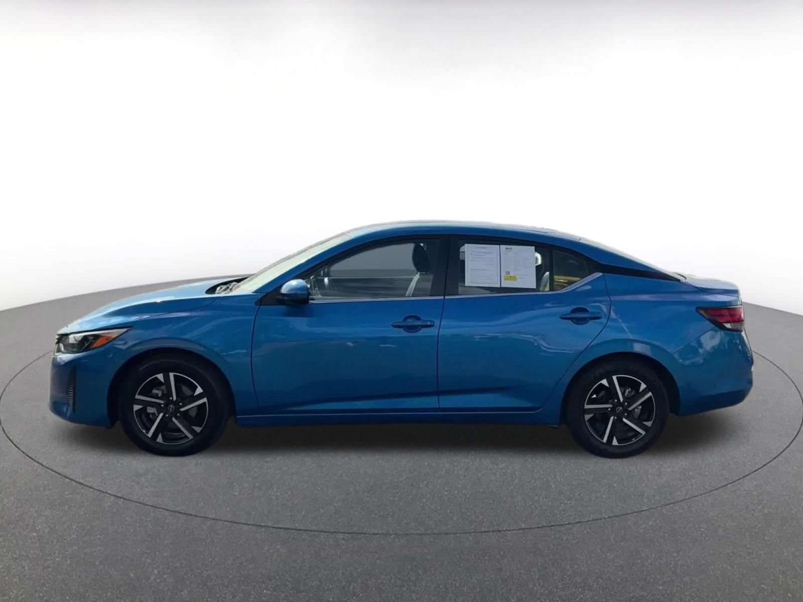 Used 2025 Nissan Sentra SV FWD image 8