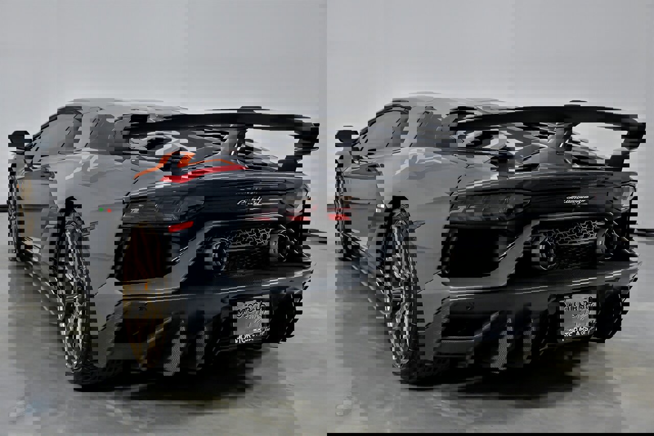 Used 2019 Lamborghini Aventador SVJ image 11