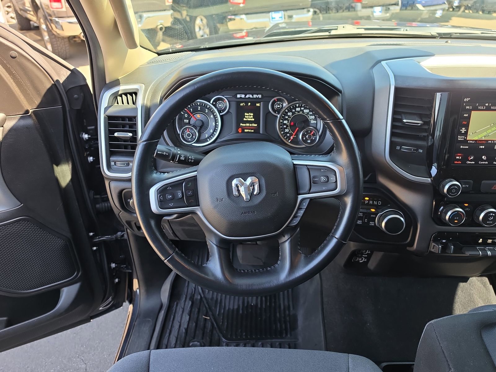 Used 2020 RAM 1500 Big Horn AWD/4WD image 11