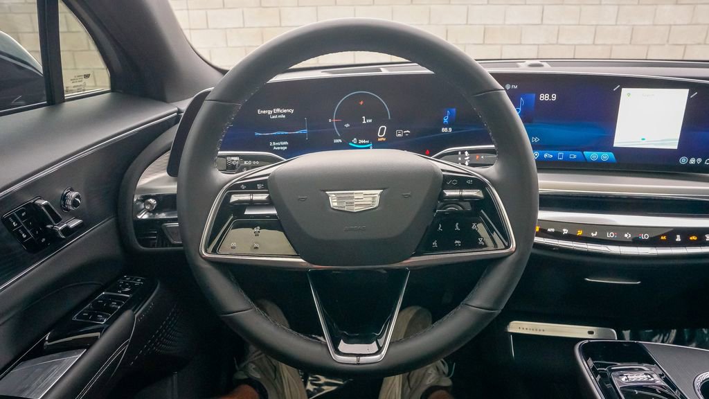 Certified 2025 Cadillac Lyriq Luxury image 24