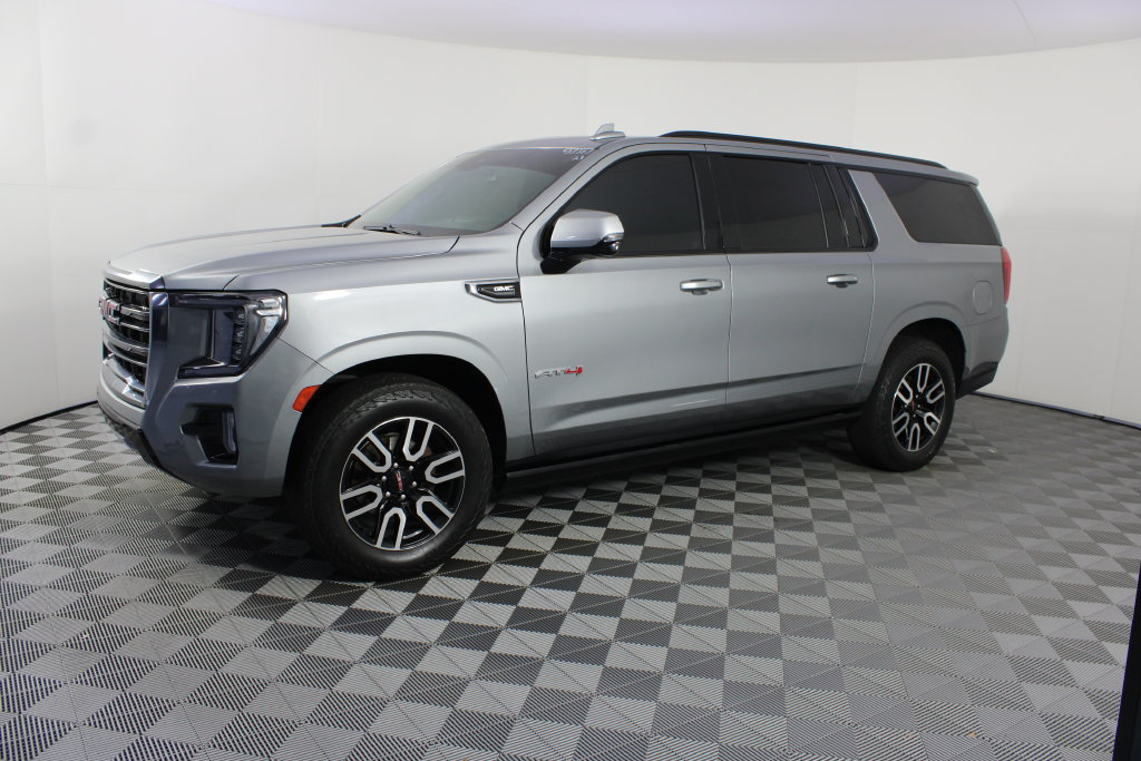 Used 2023 GMC Yukon XL AT4 w/ AT4 Premium Package AWD/4WD image 2
