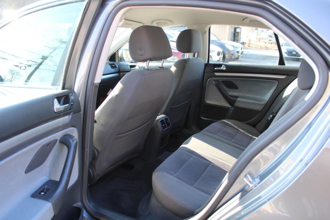 Used 2006 Volkswagen Jetta Value Edition image 25