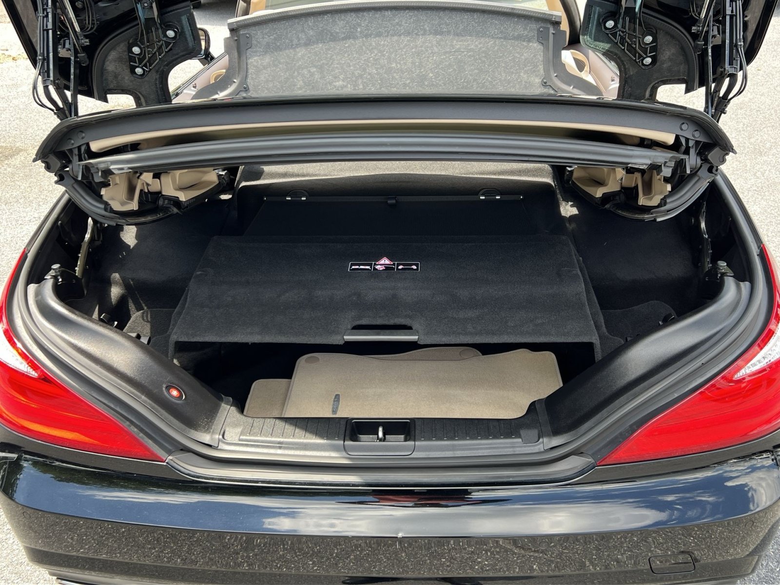 Used 2013 Mercedes-Benz SL 550 image 30