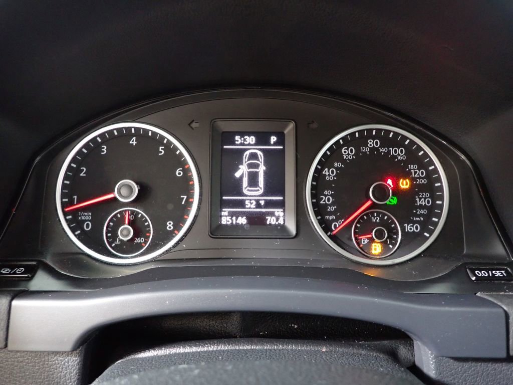 Used 2017 Volkswagen Tiguan Limited w/ Premium Package image 21