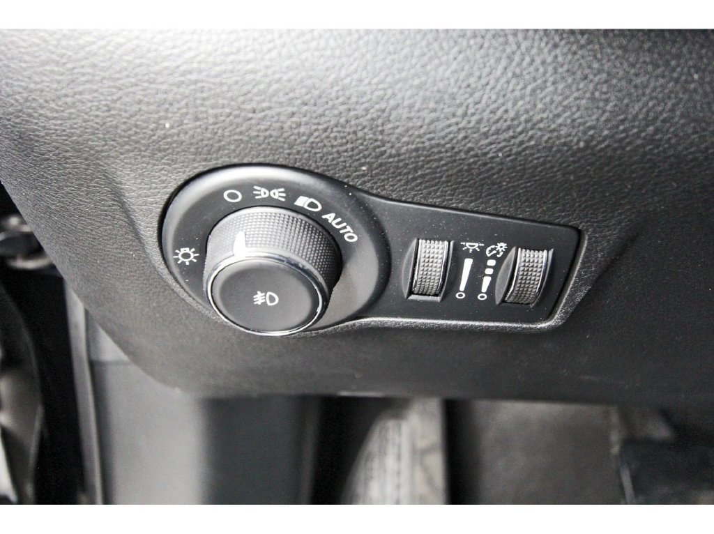 Used 2024 Jeep Compass Latitude w/ Altitude Special Edition AWD/4WD image 24