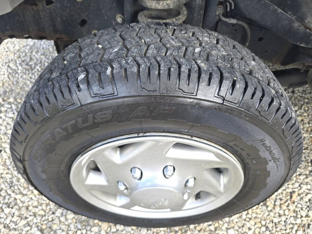 Used 2014 Ford E-250 and Econoline 250 w/ Power Group RWD image 24