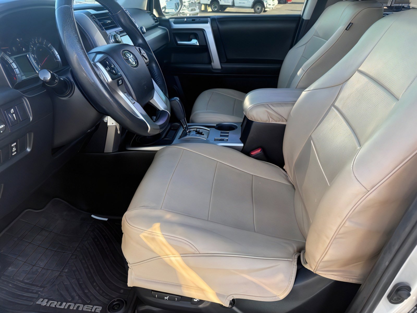 Used 2014 Toyota 4Runner SR5 image 11