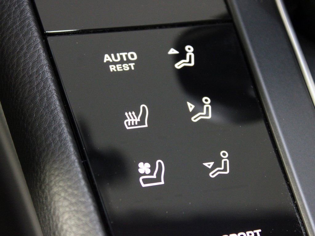 Certified 2025 Porsche Macan image 29