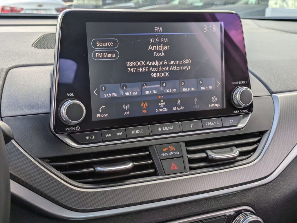 Used 2025 Nissan Altima 2.5 SR image 18