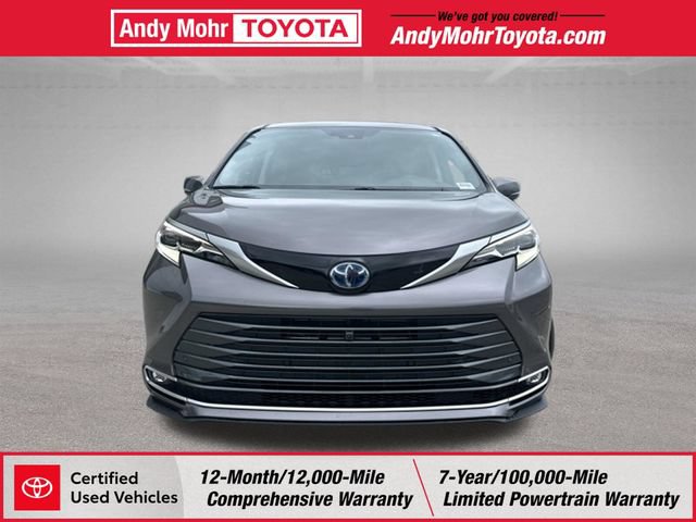 Certified 2023 Toyota Sienna Platinum AWD/4WD image 3