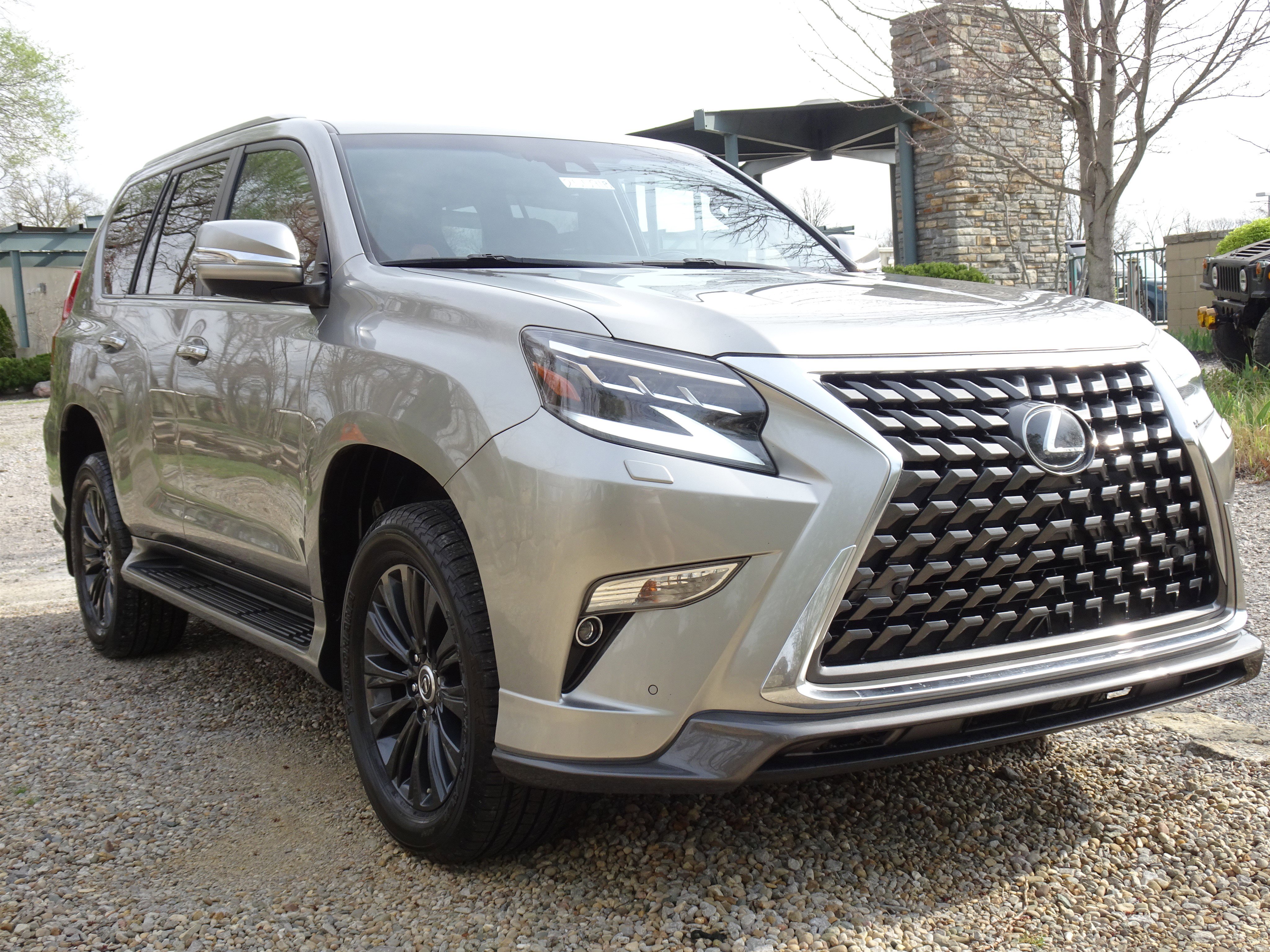 Used 2021 Lexus GX 460 Premium w/ Accessory Package AWD/4WD image 11