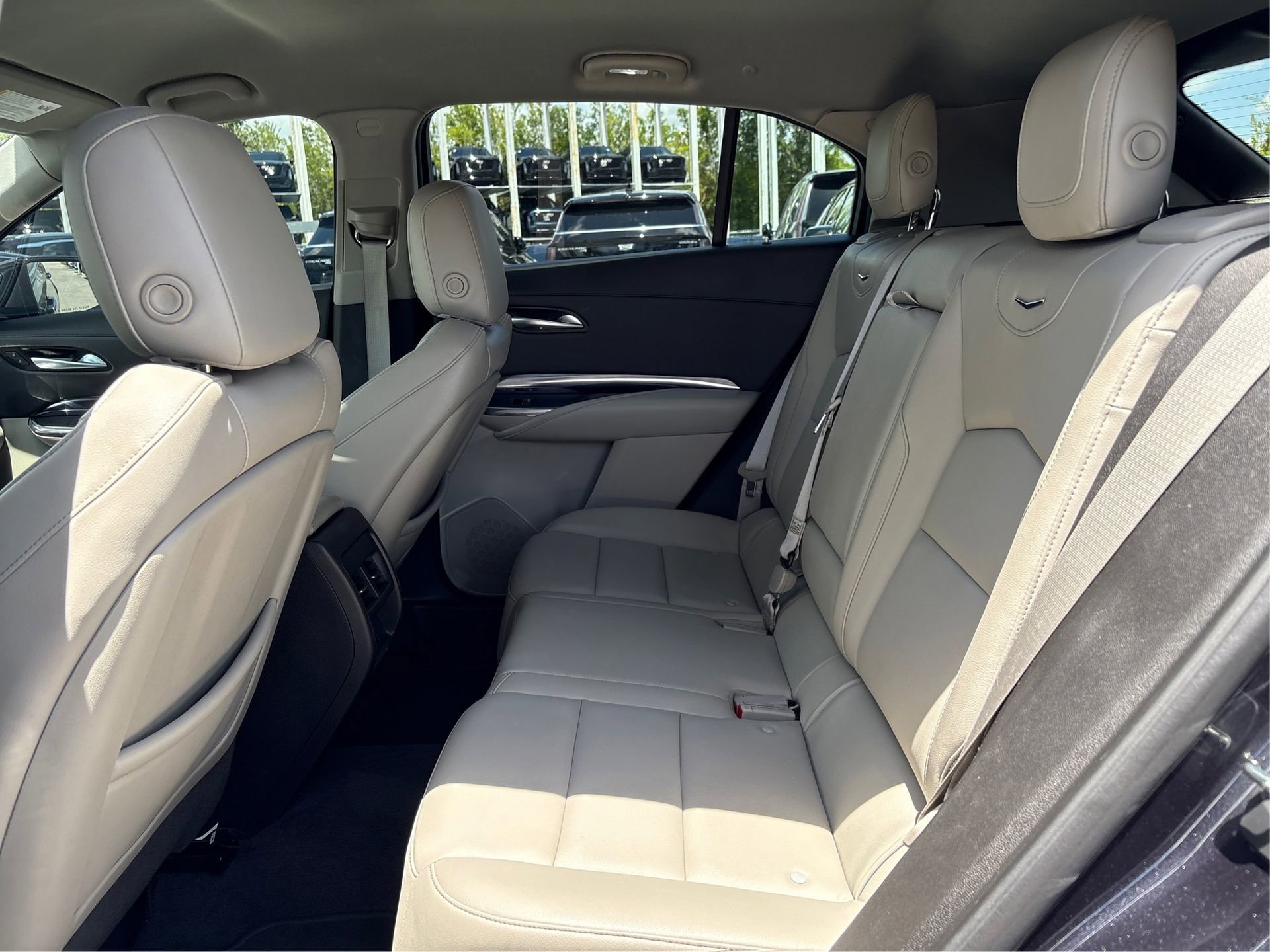 Used 2023 Cadillac XT4 Luxury w/ Driver Awareness Package FWD image 10