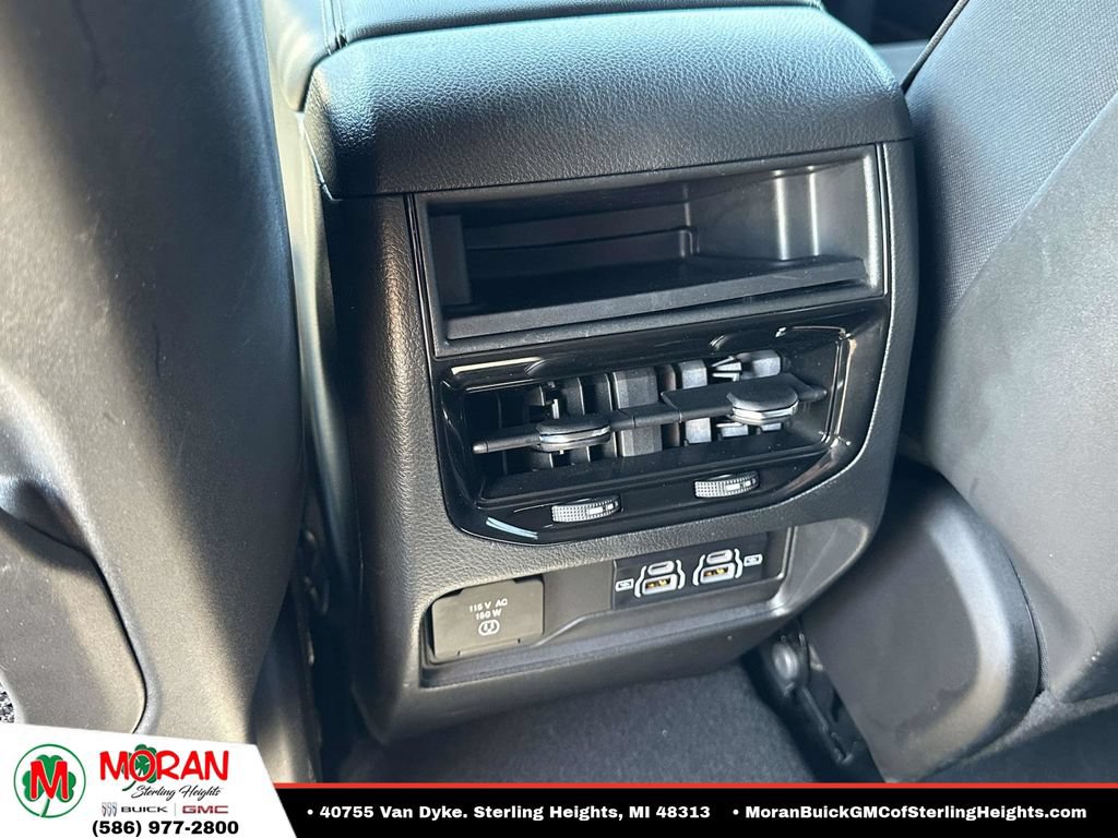 Used 2023 Jeep Grand Cherokee Altitude AWD/4WD image 12