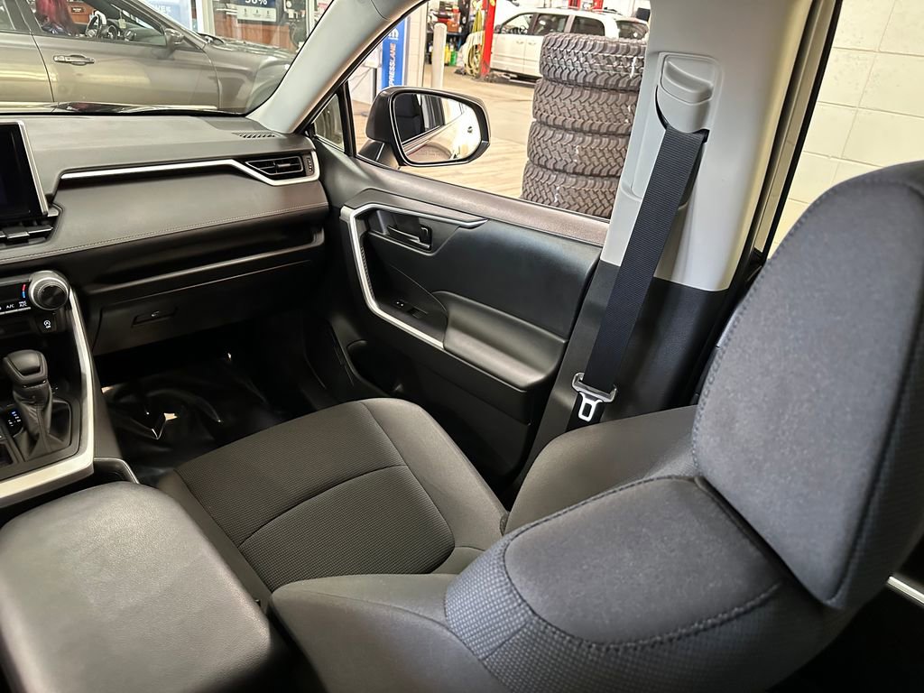 Used 2023 Toyota RAV4 LE AWD/4WD image 12
