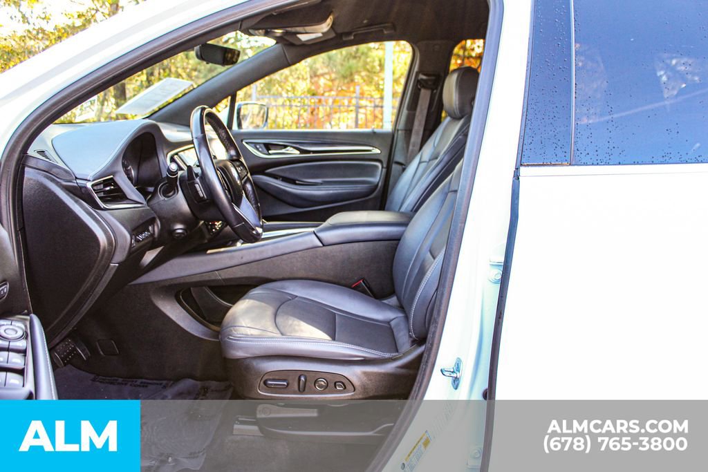 Used 2024 Buick Enclave Premium image 17