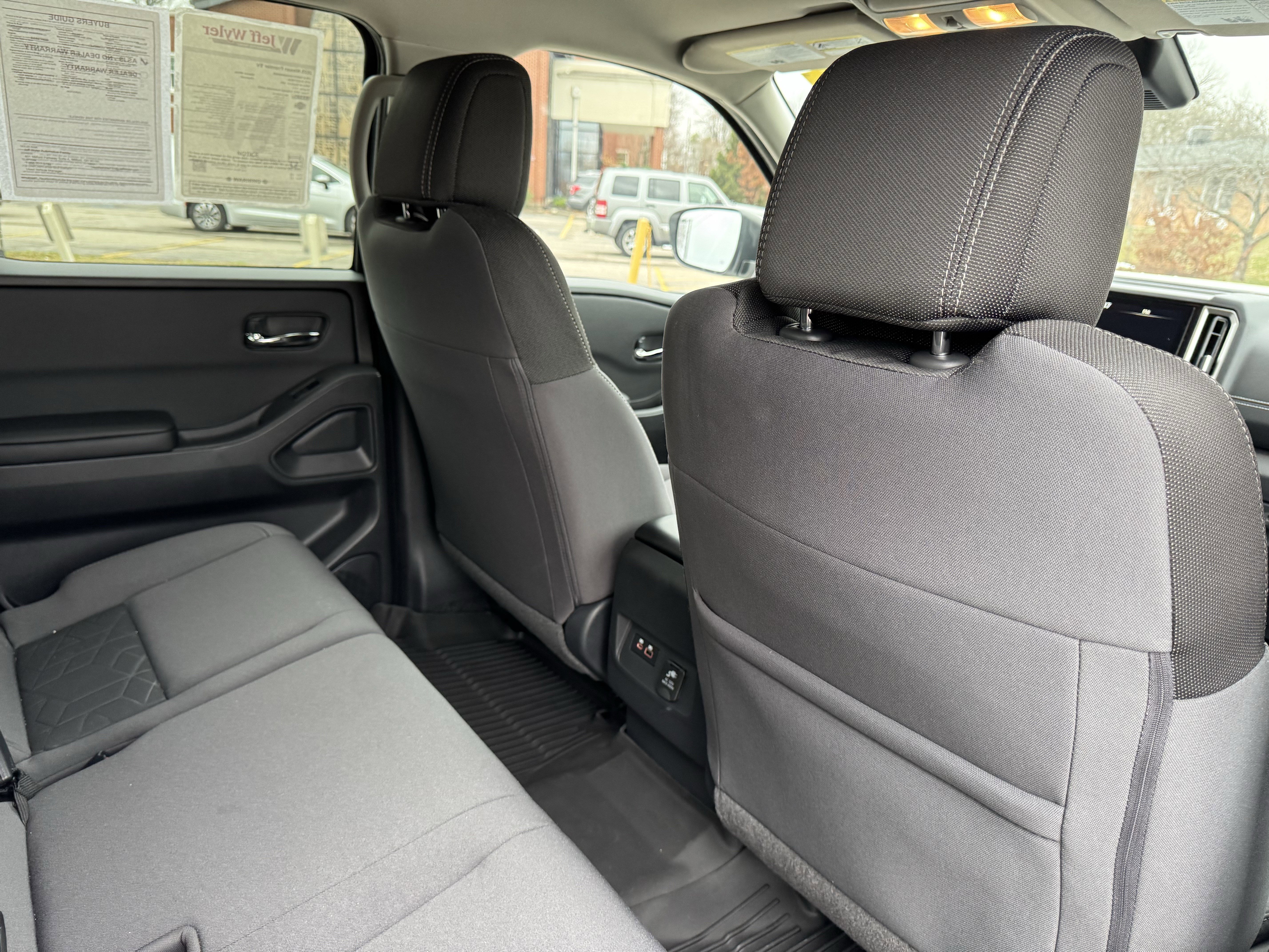 Certified 2025 Nissan Frontier SV w/ SV Convenience Package image 35