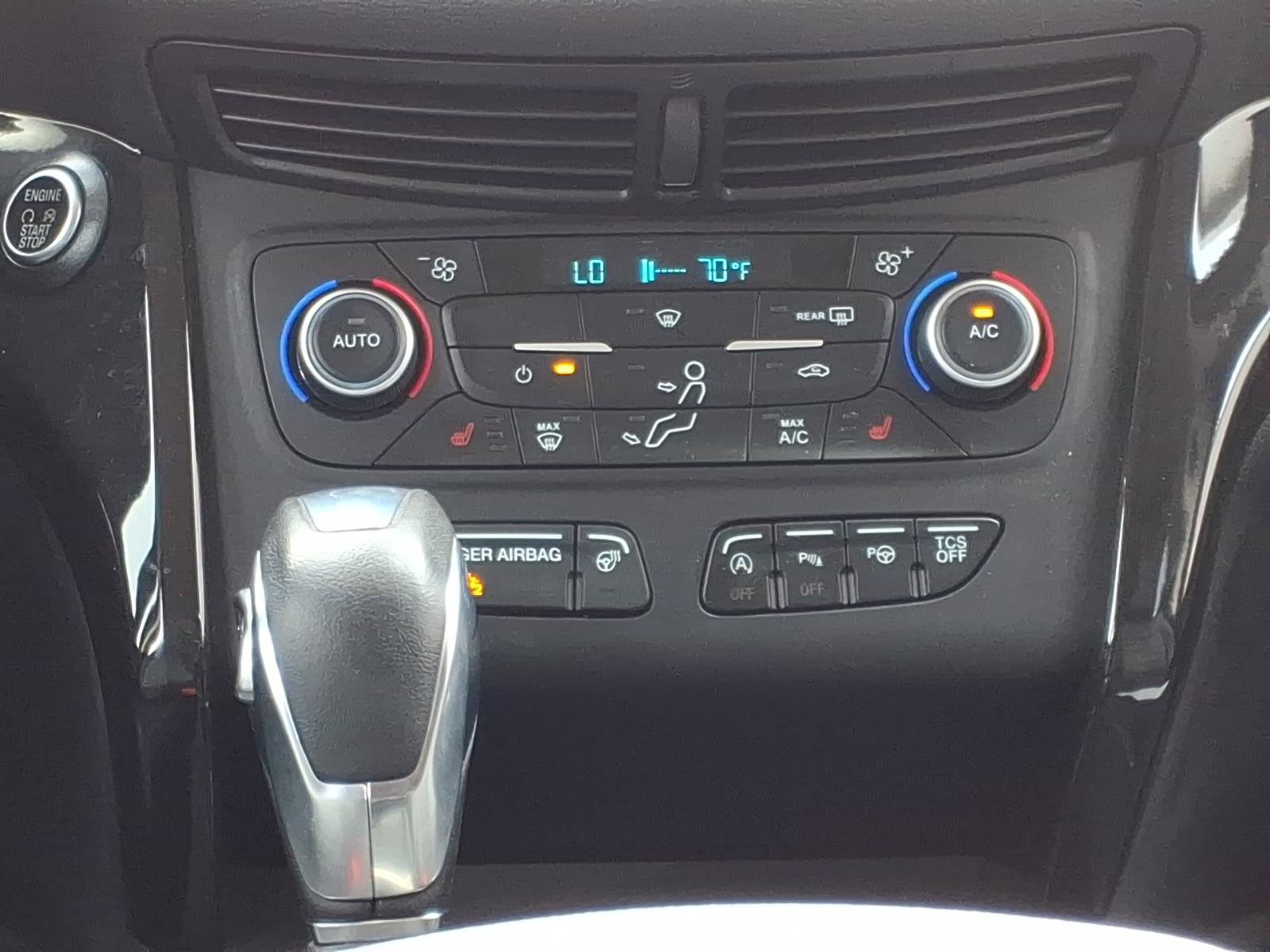 Used 2018 Ford Escape Titanium w/ Ford Safe & Smart Package FWD image 7