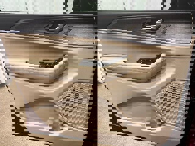 New 2025 Jeep Grand Cherokee Limited w/ Trailer Tow Package image 13