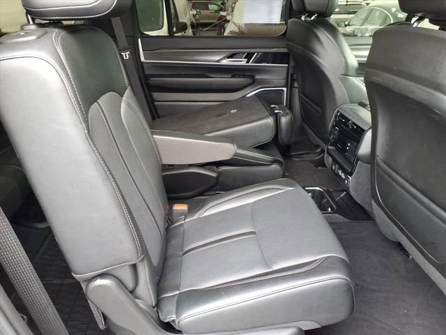 Used 2024 Jeep Wagoneer Series II w/ Flexible Seating Group image 23