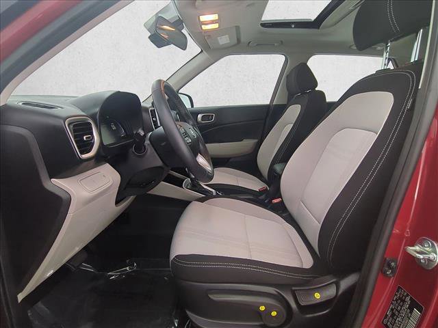 Certified 2025 Hyundai Venue SEL FWD video 4